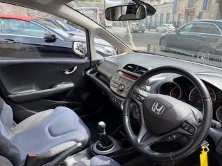 /photos/11305/e7b813d2-3ce2-41c6-85c7-40375c6c2611_i320x240.jpg